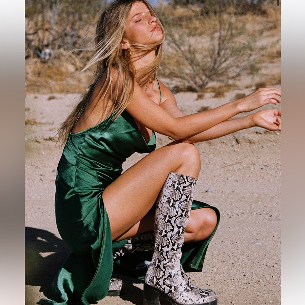 LIONESS WALK THE LINE MIDI GREEN DRESS SIDE SLIT SILKY SOFT COWL NECK 90’s Y2K - Picture 3 of 16